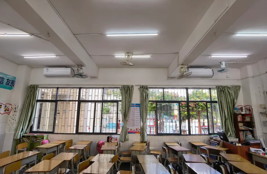 學?？照{集中控制系統(tǒng)：開啟校園舒適節(jié)能新篇章